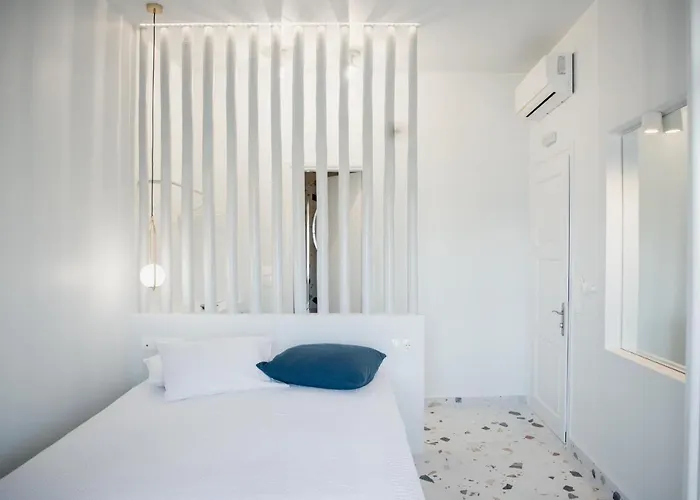 Manthos Place 2 Hotel *