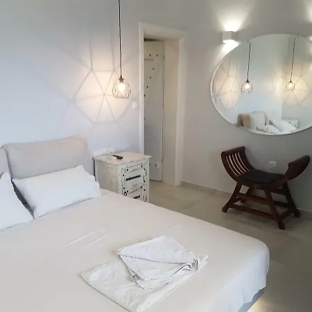 Manthos Place 2 Hotel *